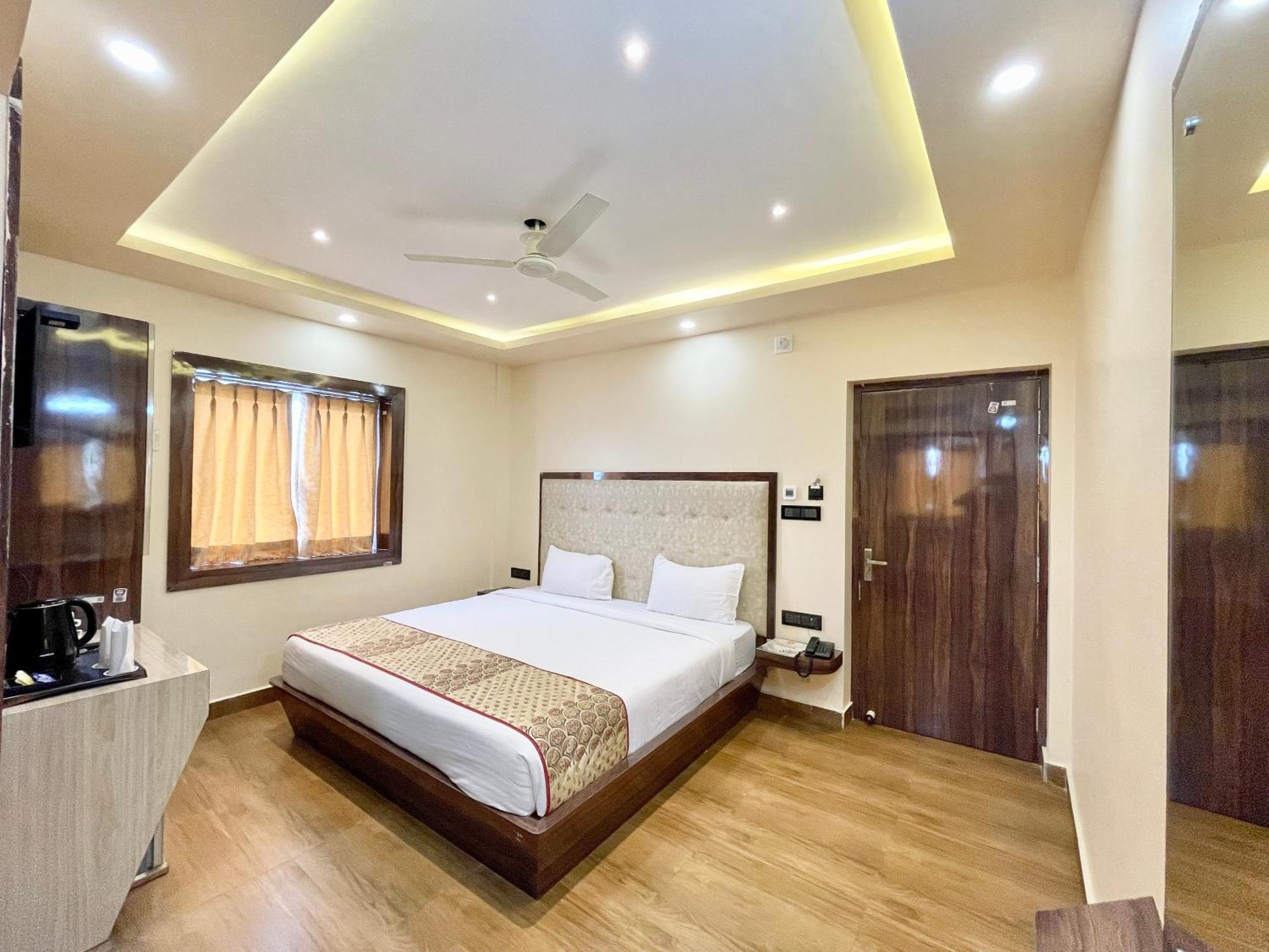 A One Pride ! Fully-air-conditioned-hotel Near-sea-beach-&-temple With-lift-and-parking-facility Restaurant-availability 4*