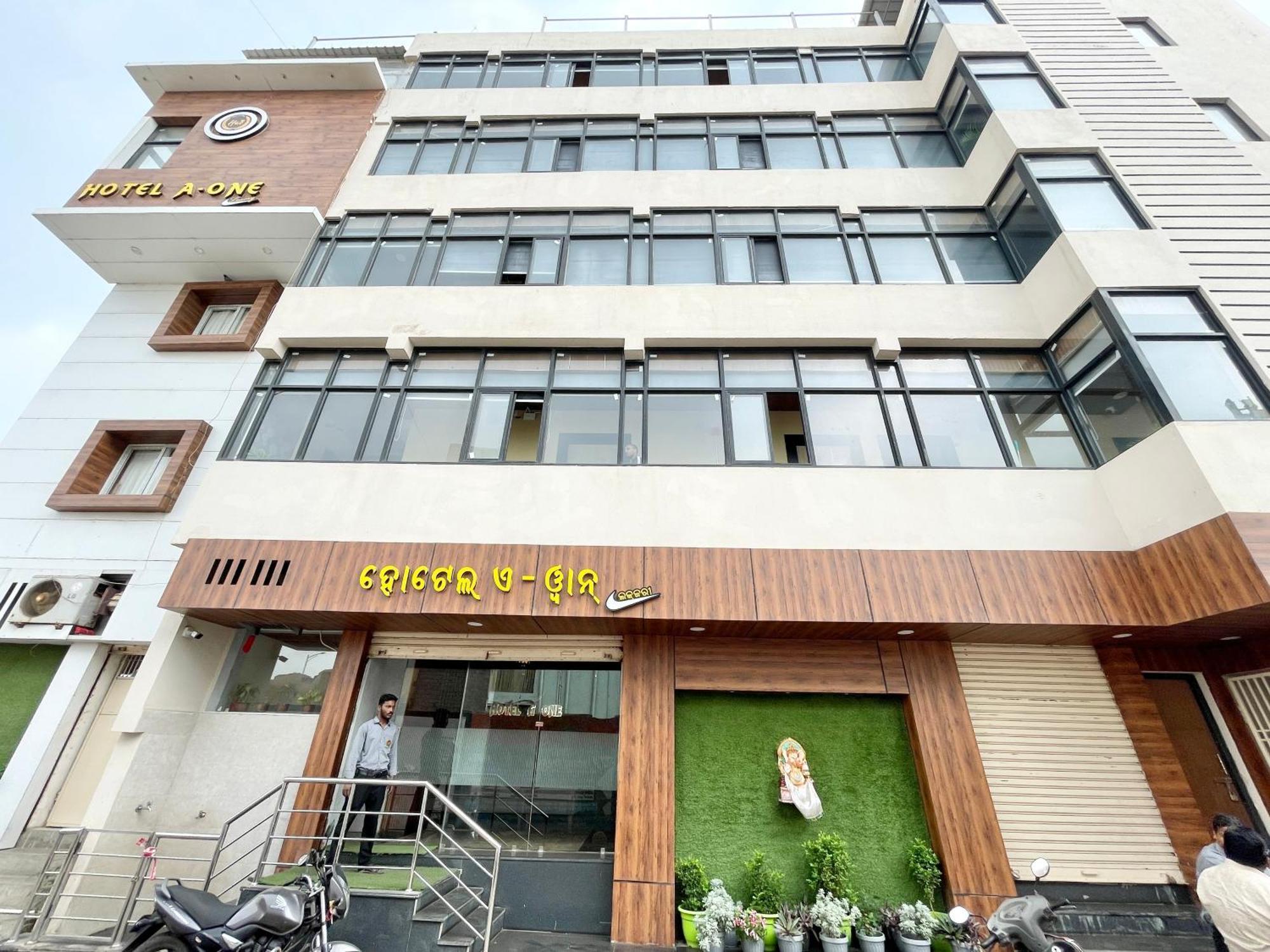 A One Pride ! Fully-air-conditioned-hotel Near-sea-beach-&-temple With-lift-and-parking-facility Restaurant-availability Hotel Puri