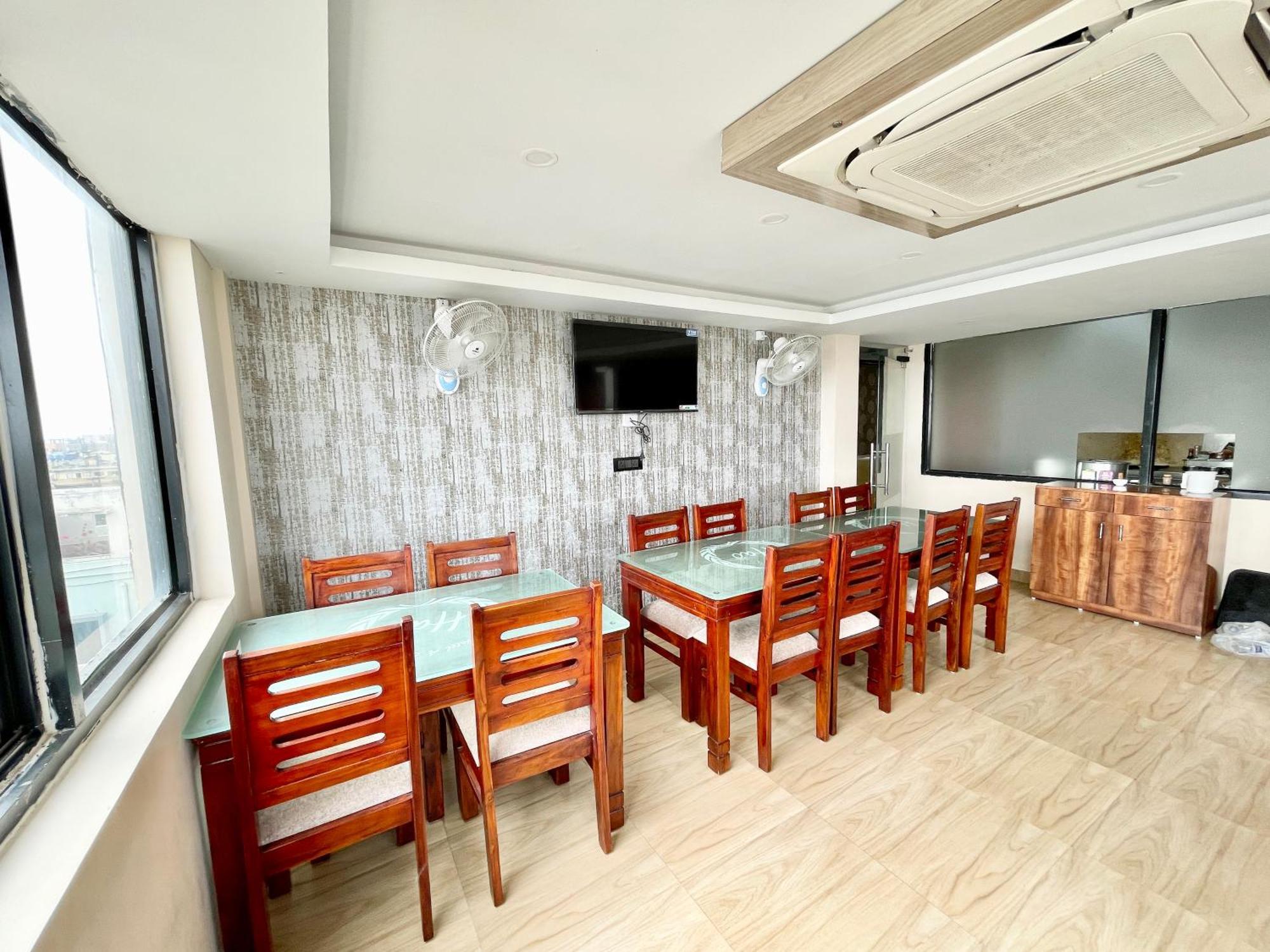 A One Pride ! Fully-air-conditioned-hotel Near-sea-beach-&-temple With-lift-and-parking-facility Restaurant-availability Puri