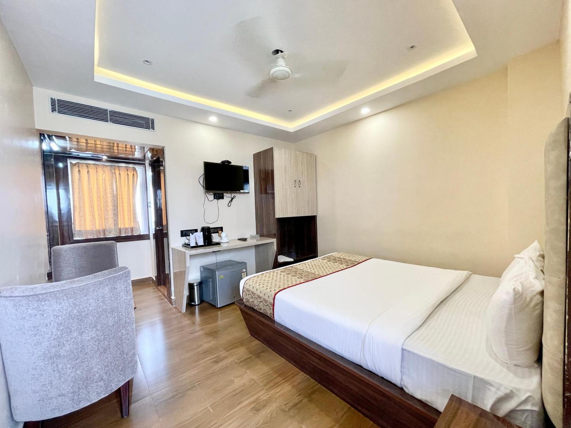 A One Pride ! Fully-air-conditioned-hotel Near-sea-beach-&-temple With-lift-and-parking-facility Restaurant-availability Hotel