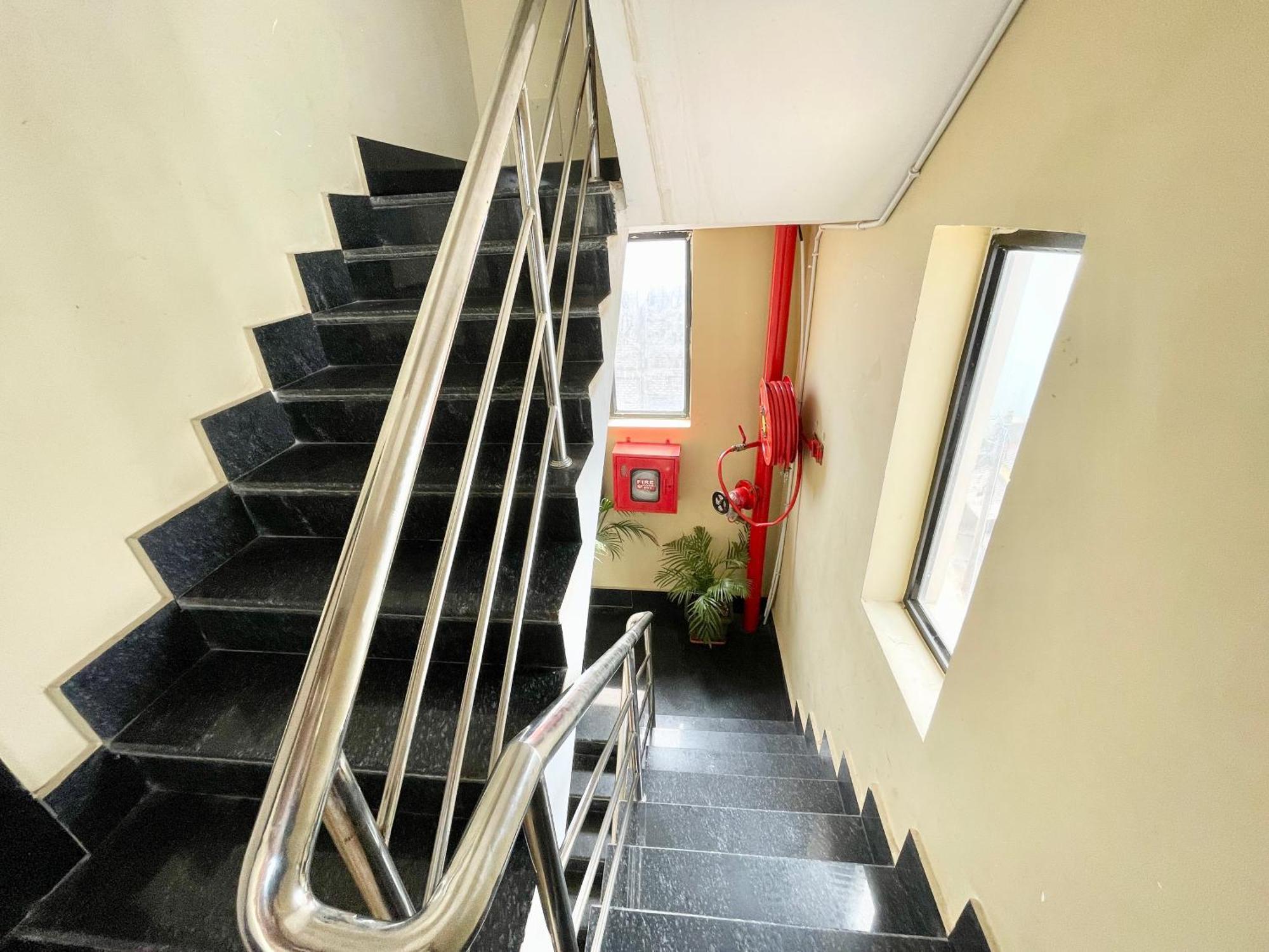 Hotel A One Pride ! Fully-air-conditioned-hotel Near-sea-beach-&-temple With-lift-and-parking-facility Restaurant-availability