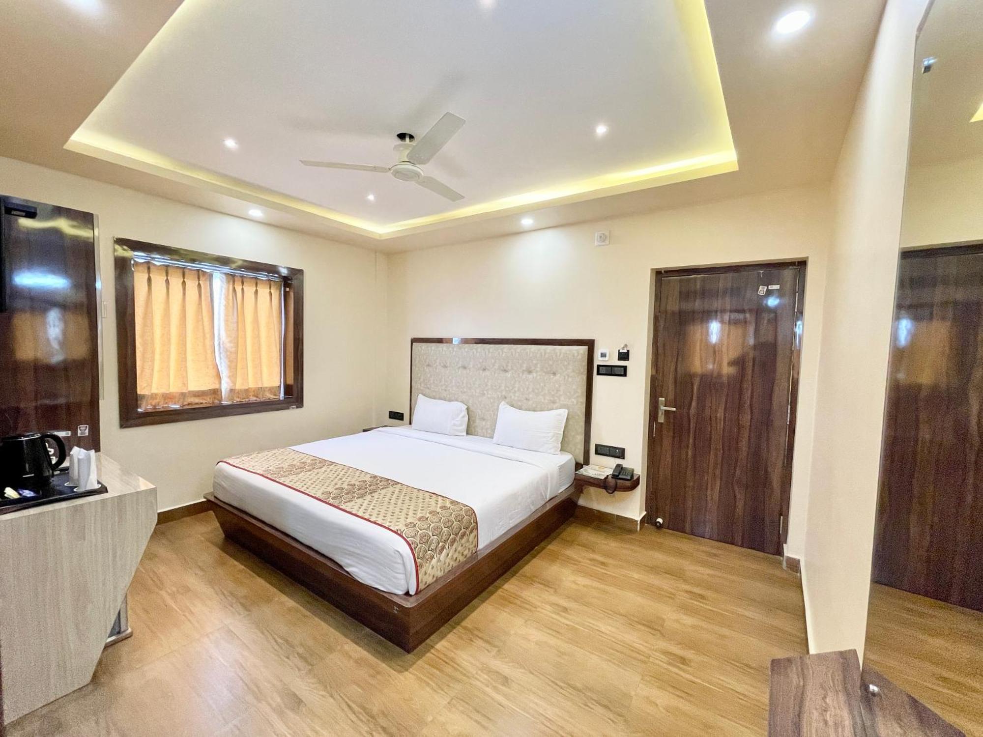 Hotel A One Pride ! Fully-air-conditioned-hotel Near-sea-beach-&-temple With-lift-and-parking-facility Restaurant-availability Puri