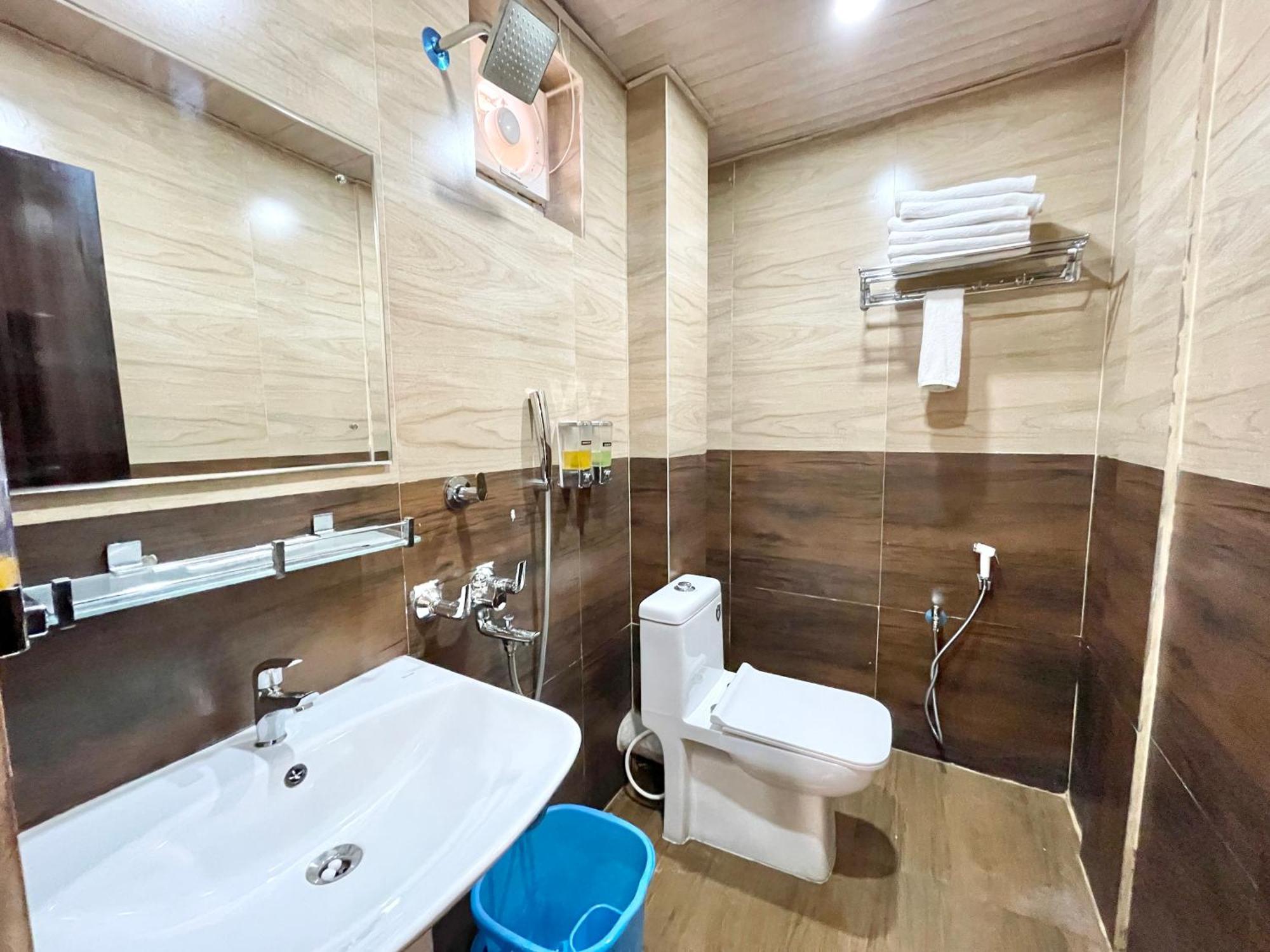 A One Pride ! Fully-air-conditioned-hotel Near-sea-beach-&-temple With-lift-and-parking-facility Restaurant-availability 4*