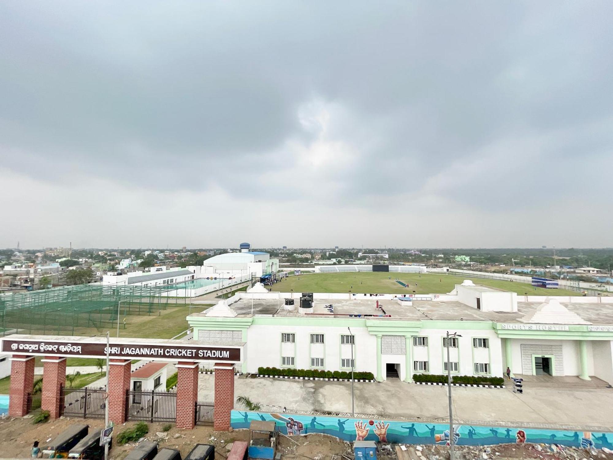A One Pride ! Fully-air-conditioned-hotel Near-sea-beach-&-temple With-lift-and-parking-facility Restaurant-availability 4* Puri