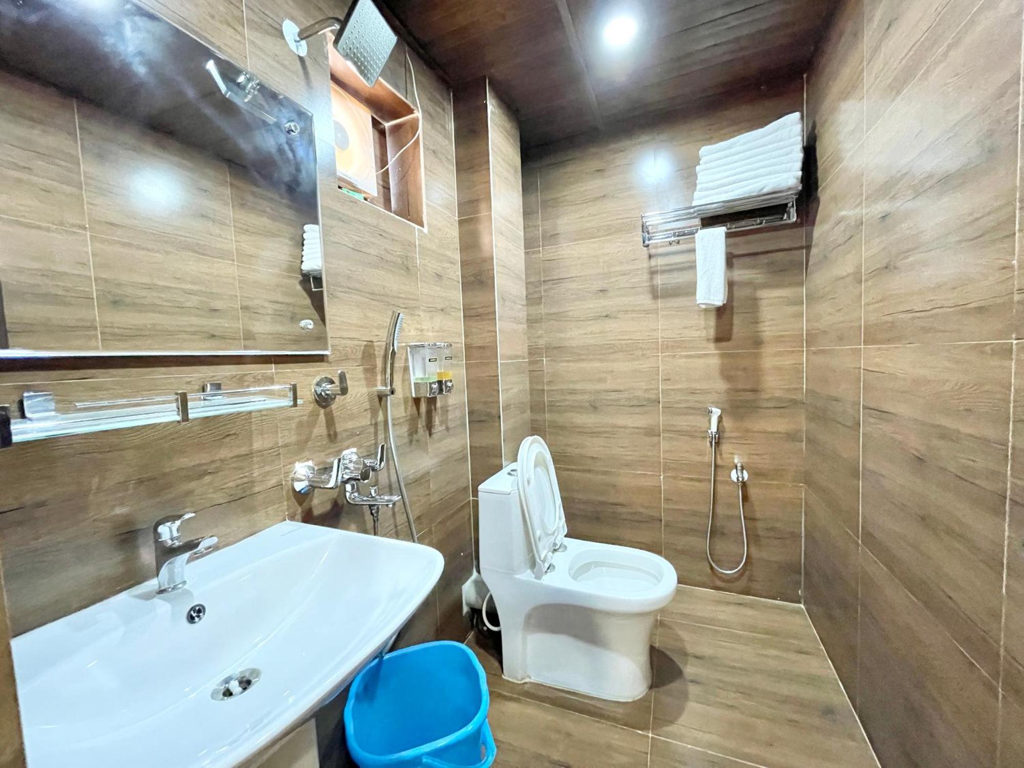Hotel A One Pride ! Fully-air-conditioned-hotel Near-sea-beach-&-temple With-lift-and-parking-facility Restaurant-availability 4*