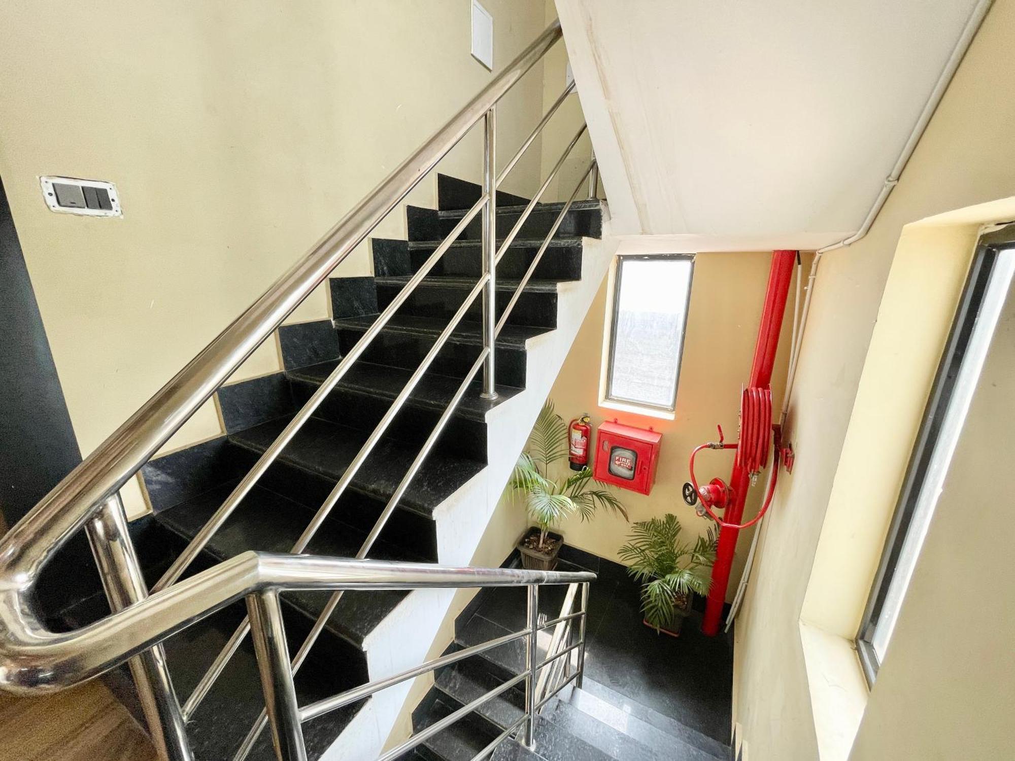 A One Pride ! Fully-air-conditioned-hotel Near-sea-beach-&-temple With-lift-and-parking-facility Restaurant-availability 4* Puri