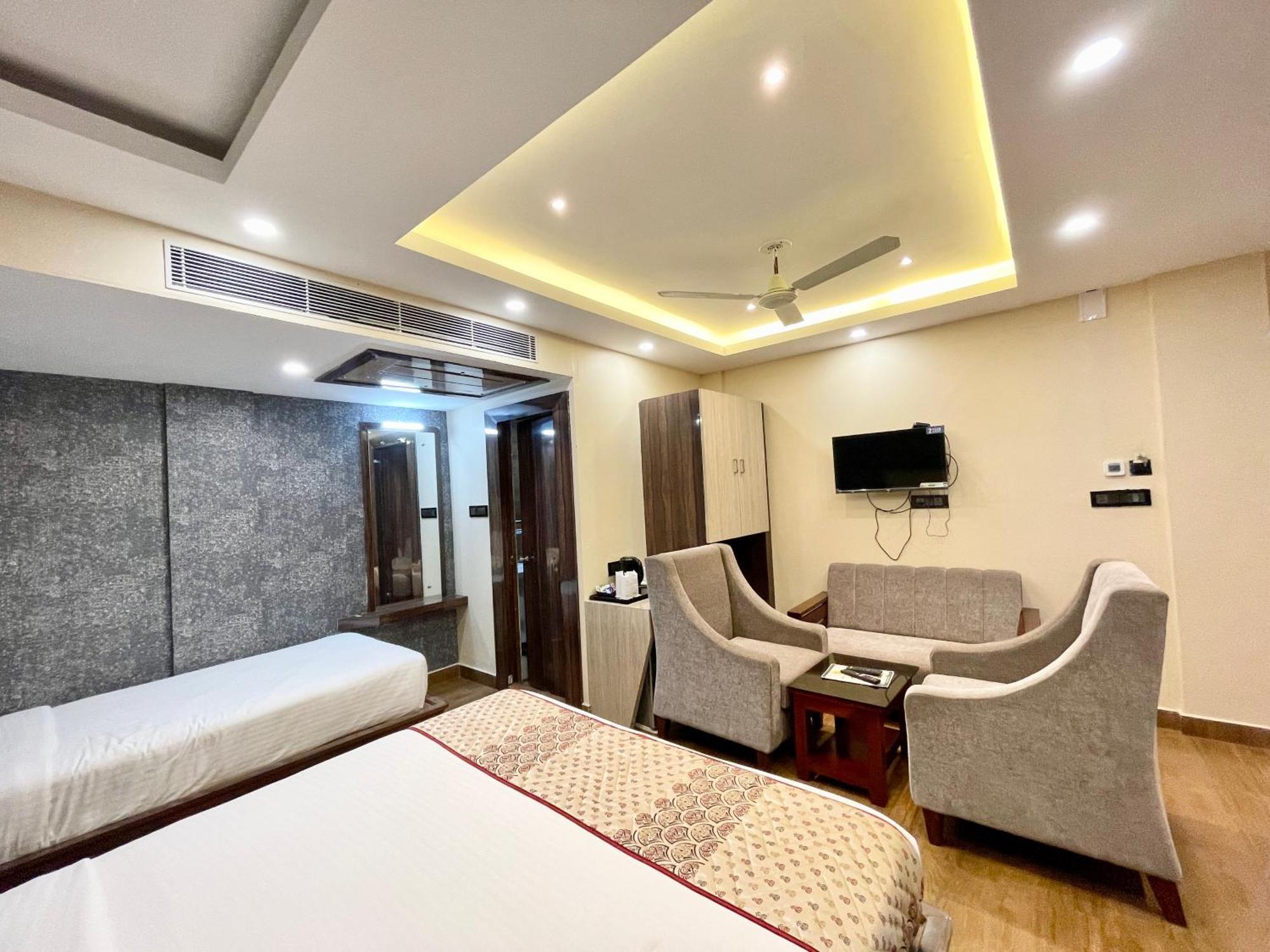 Hotel A One Pride ! Fully-air-conditioned-hotel Near-sea-beach-&-temple With-lift-and-parking-facility Restaurant-availability