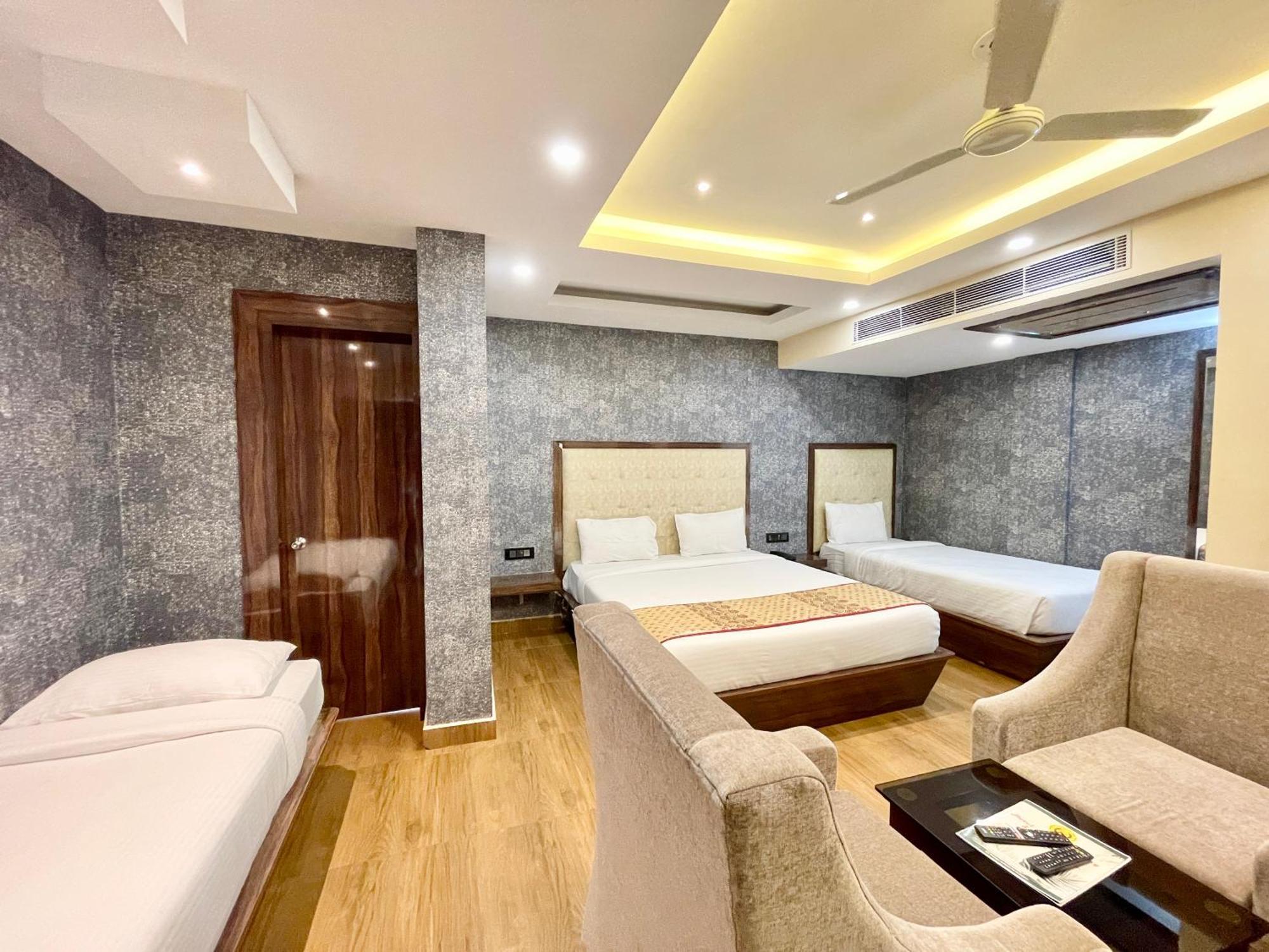 Hotel A One Pride ! Fully-air-conditioned-hotel Near-sea-beach-&-temple With-lift-and-parking-facility Restaurant-availability 4*