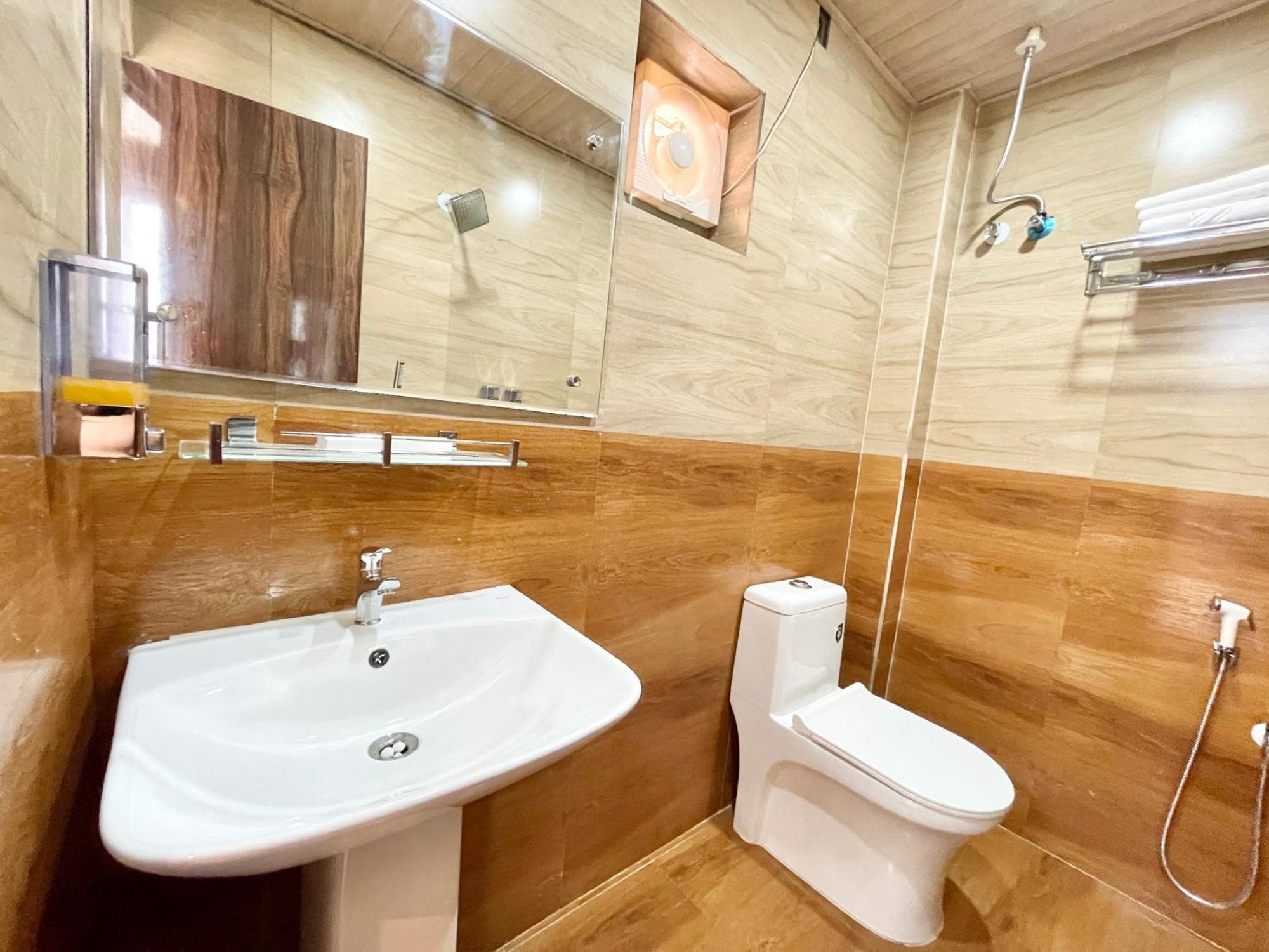 A One Pride ! Fully-air-conditioned-hotel Near-sea-beach-&-temple With-lift-and-parking-facility Restaurant-availability Hotel