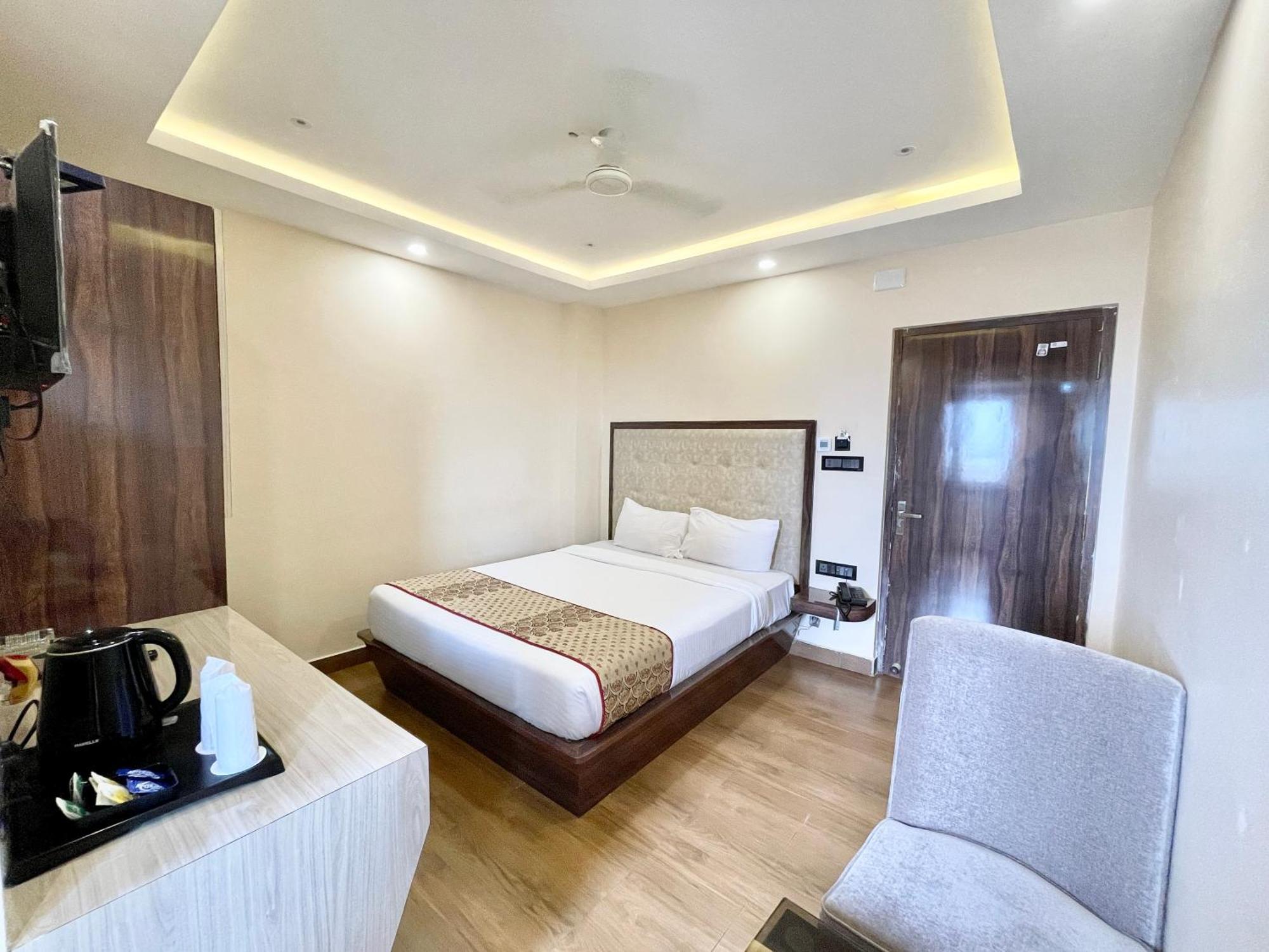 Hotel A One Pride ! Fully-air-conditioned-hotel Near-sea-beach-&-temple With-lift-and-parking-facility Restaurant-availability Puri