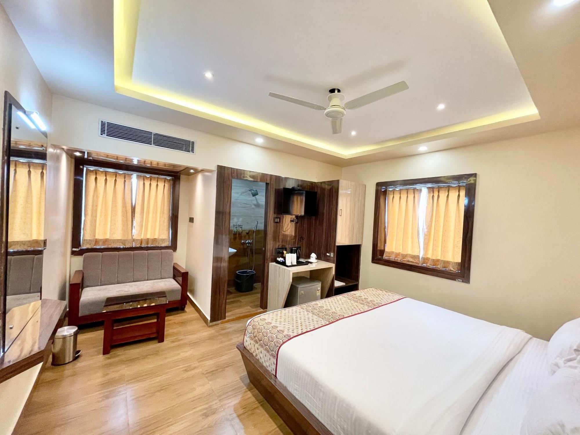 A One Pride ! Fully-air-conditioned-hotel Near-sea-beach-&-temple With-lift-and-parking-facility Restaurant-availability 4*