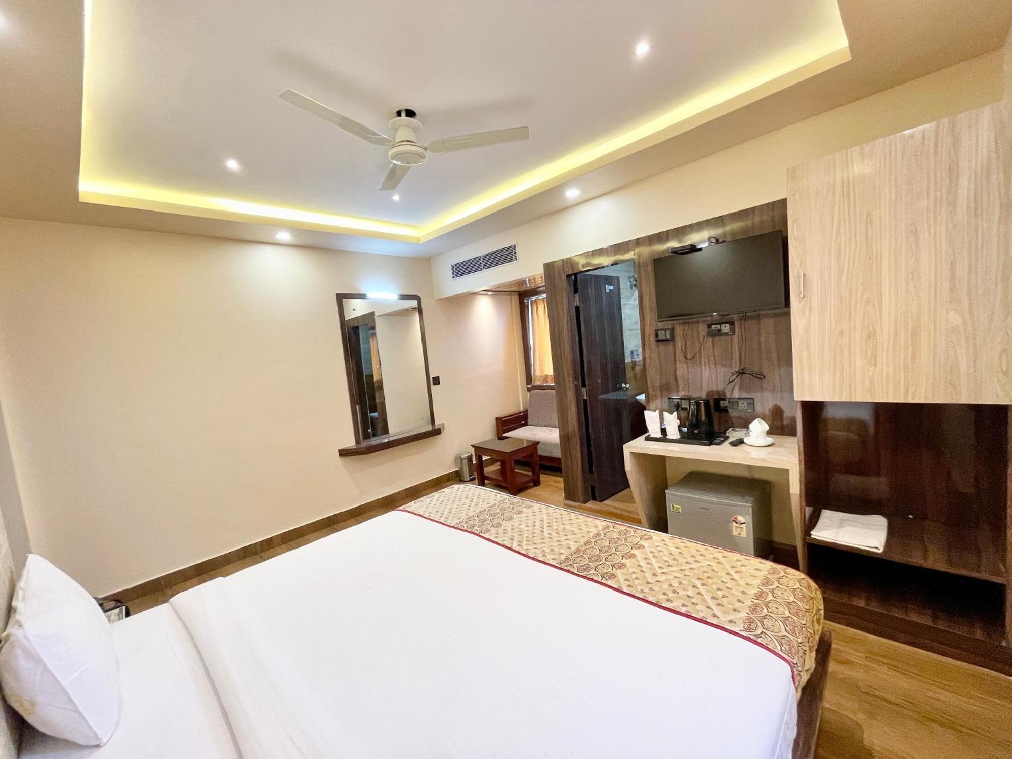 A One Pride ! Fully-air-conditioned-hotel Near-sea-beach-&-temple With-lift-and-parking-facility Restaurant-availability Puri