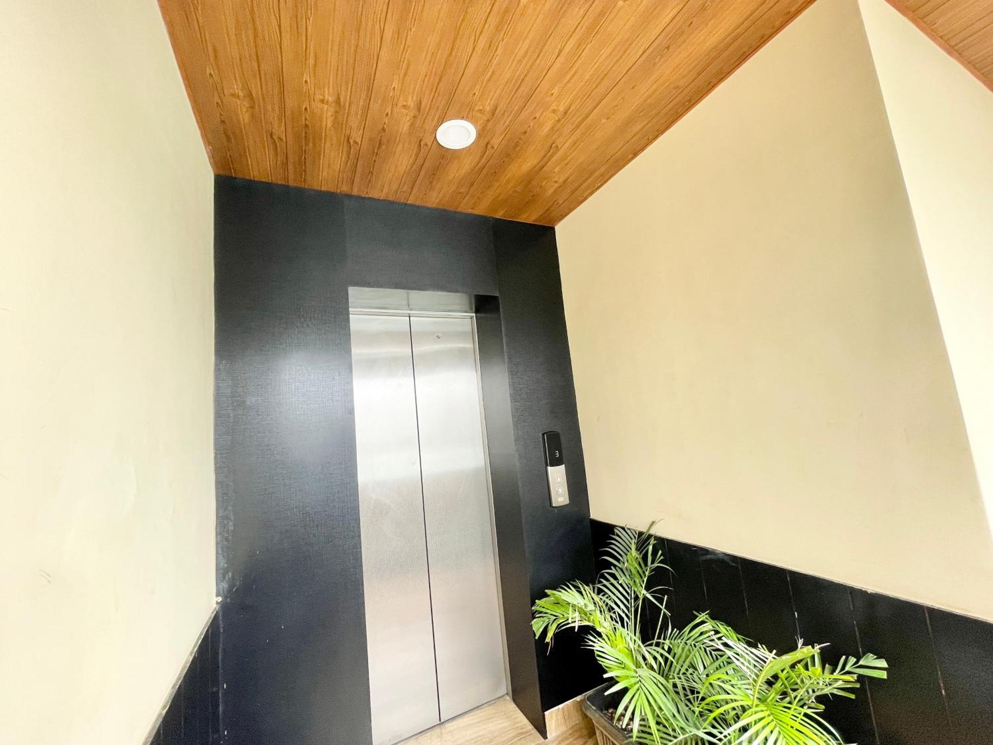 Hotel A One Pride ! Fully-air-conditioned-hotel Near-sea-beach-&-temple With-lift-and-parking-facility Restaurant-availability 4*